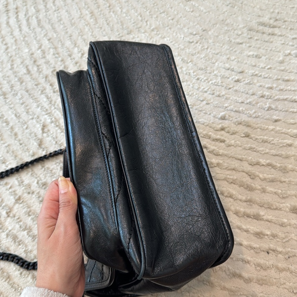 Yves Saint Laurent Niki medium Black on black lambskin Shoulder Bag - Picture 10 of 17